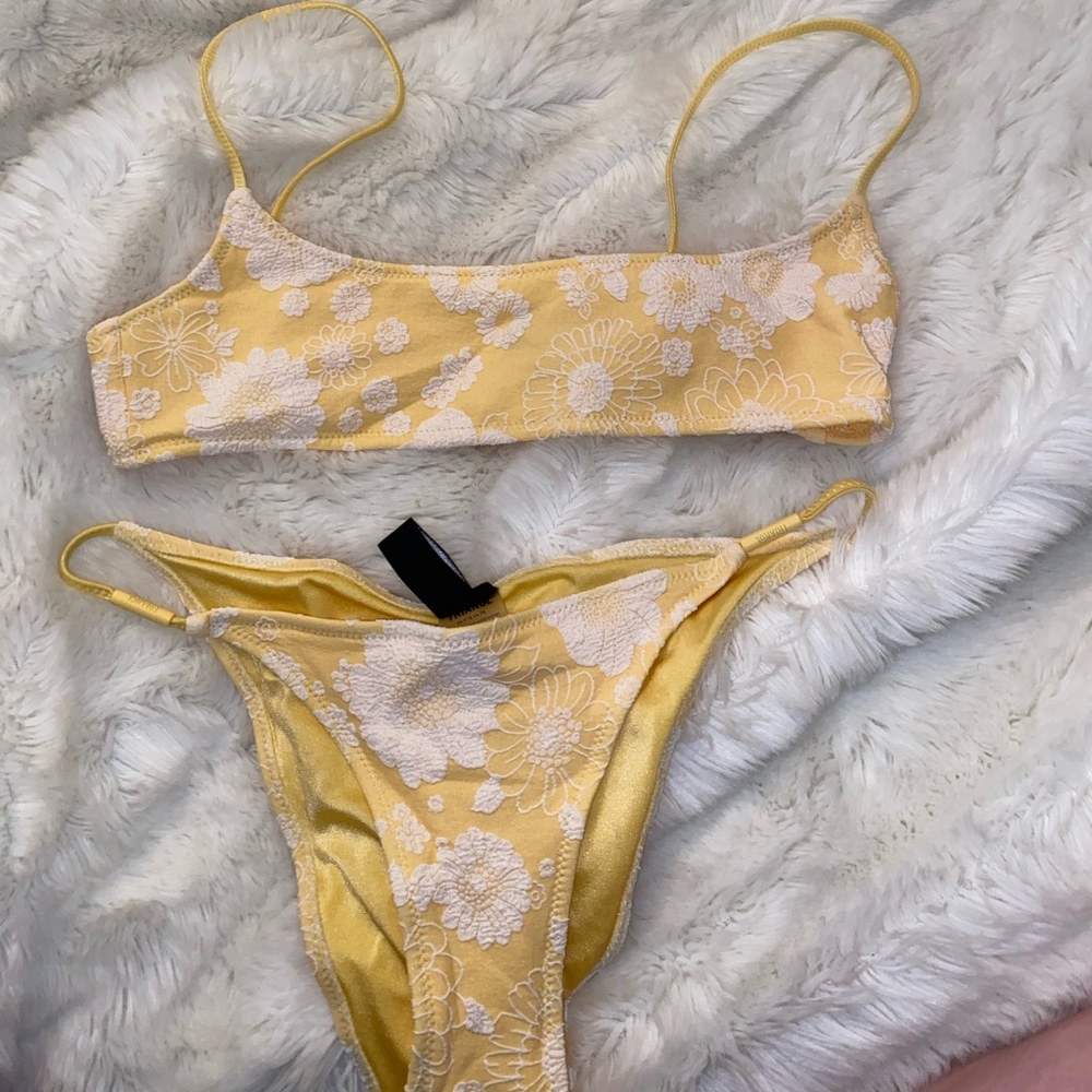 Triangl Gemma Bikini - Picture 2 of 5